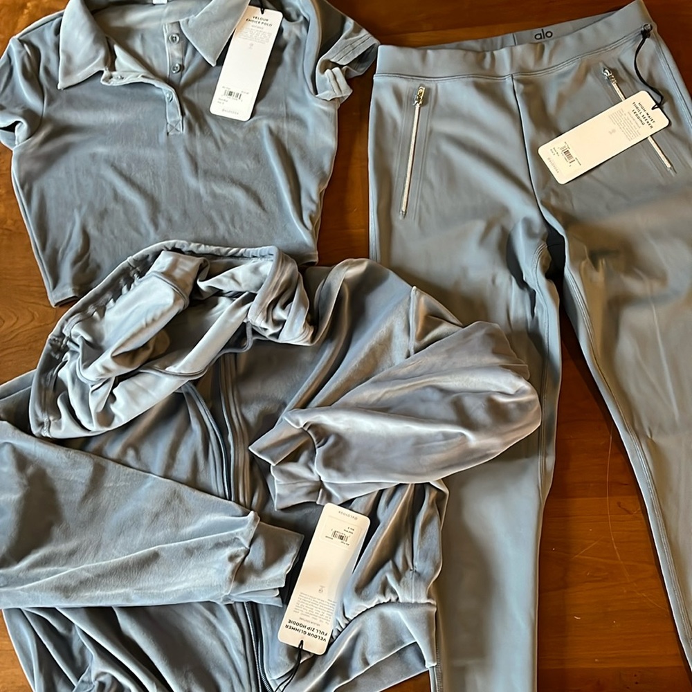 NWT 3 piece alo - all size s - all brand new, hoodie, leggings, crop polo